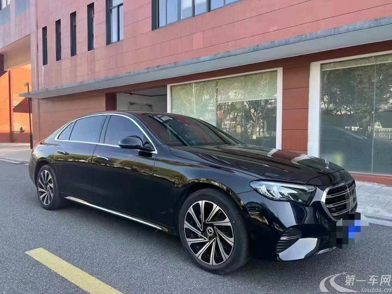 奔驰E级 E300L 2024款 2.0T 自动 汽油 尊贵型 (国Ⅵ) 