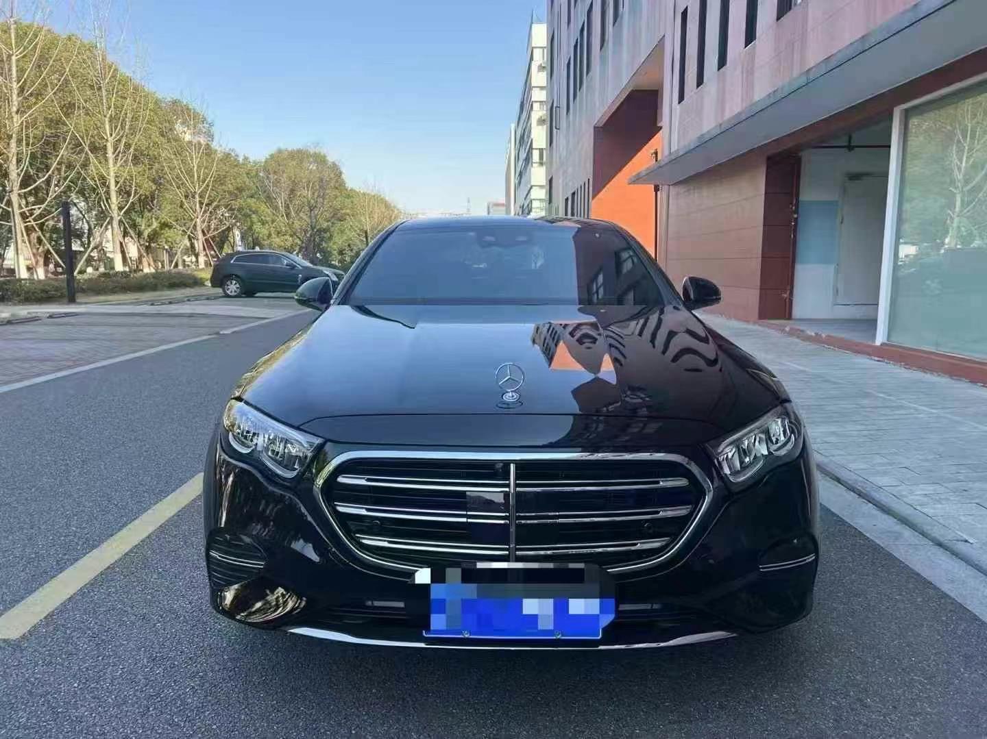 奔驰E级 E300L 2024款 2.0T 自动 汽油 尊贵型 价格0万 