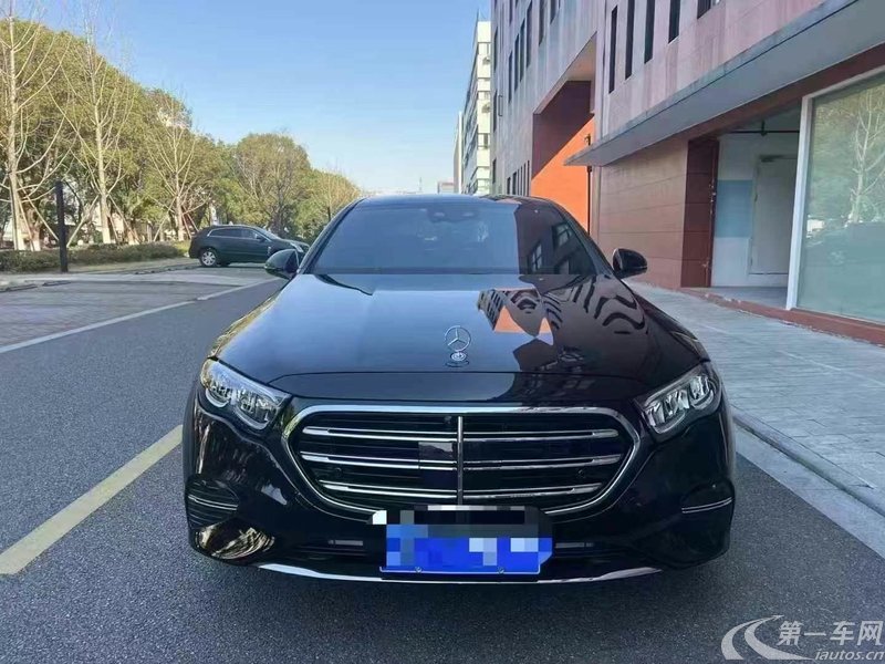 奔驰E级 E300L 2024款 2.0T 自动 汽油 尊贵型 (国Ⅵ) 