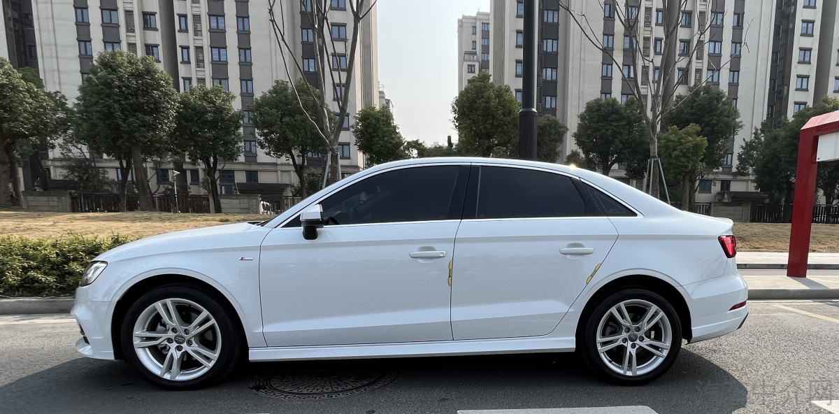 奥迪A3 35TFSI 2020款 1.4T 自动 进取型Limousine 价格0万 