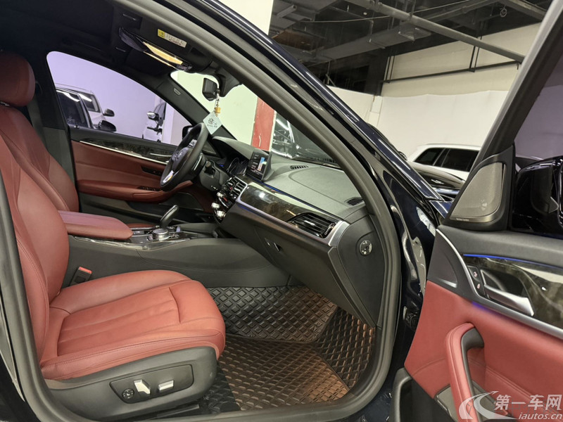 宝马5系 530Li 2018款 2.0T 自动 汽油 领先型豪华套装改款 (国Ⅵ) 