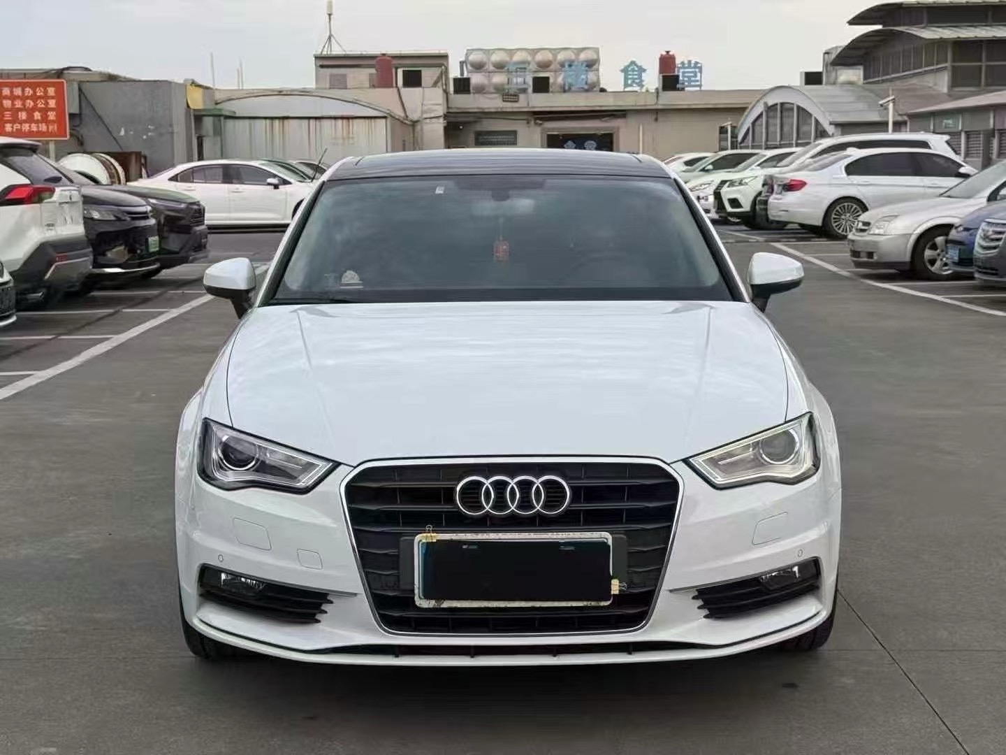 奥迪A3 35TFSI 2016款 1.4T 自动 风尚型Limousine 价格0万 