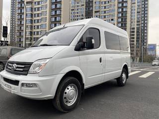 MAXUS迈克萨斯V80 2.0T 手动 经典傲运通短轴中顶 