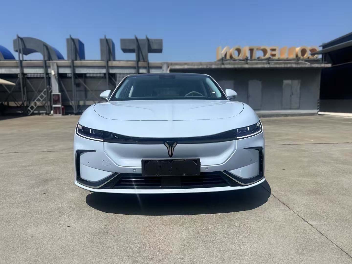 岚图追光 2024款 1.5T 自动 超长续航旗舰版 价格0万 