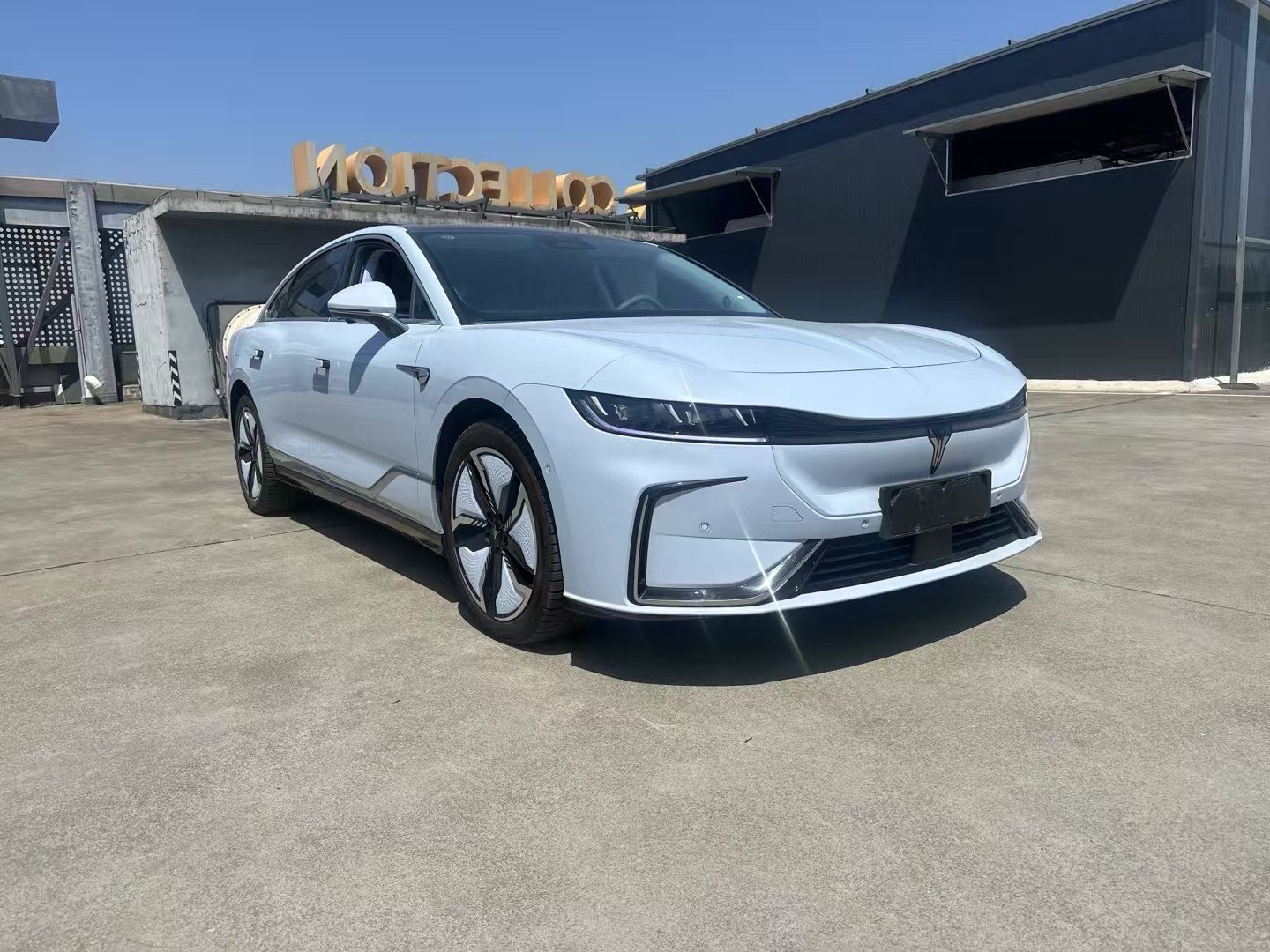 岚图追光 2024款 1.5T 自动 超长续航旗舰版 价格0万 
