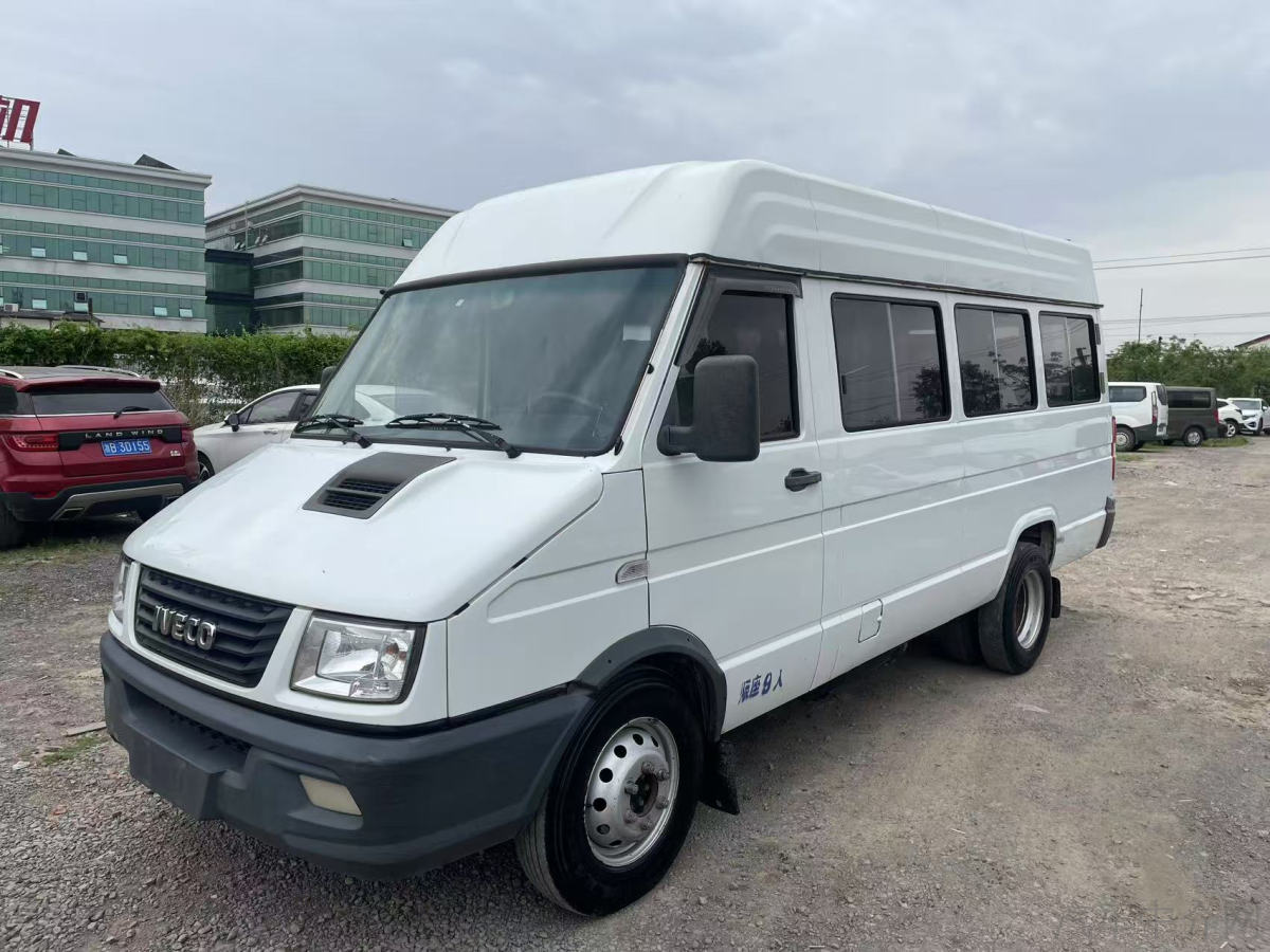 依维柯依维柯 2018款 2.5T 手动 客车双轮中顶 价格0万