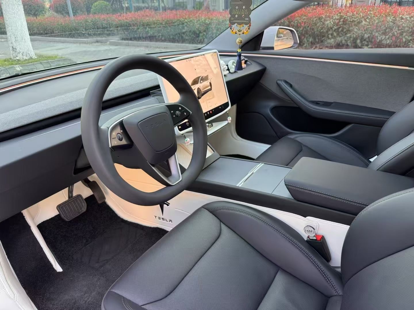 特斯拉MODEL 3 2024款 自动 高性能全轮驱动版 纯电动价格0万 