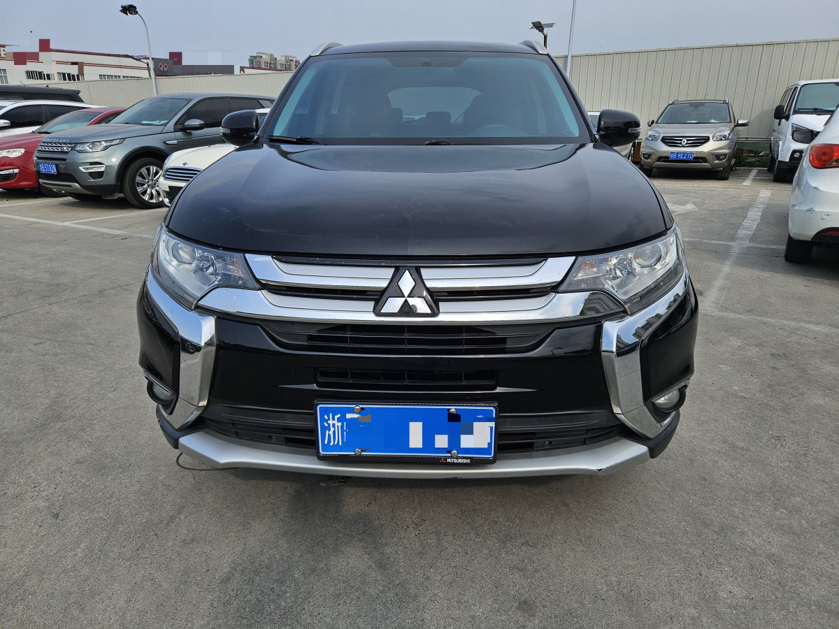三菱欧蓝德 2017款 2.0L 自动 荣耀版 价格0万 