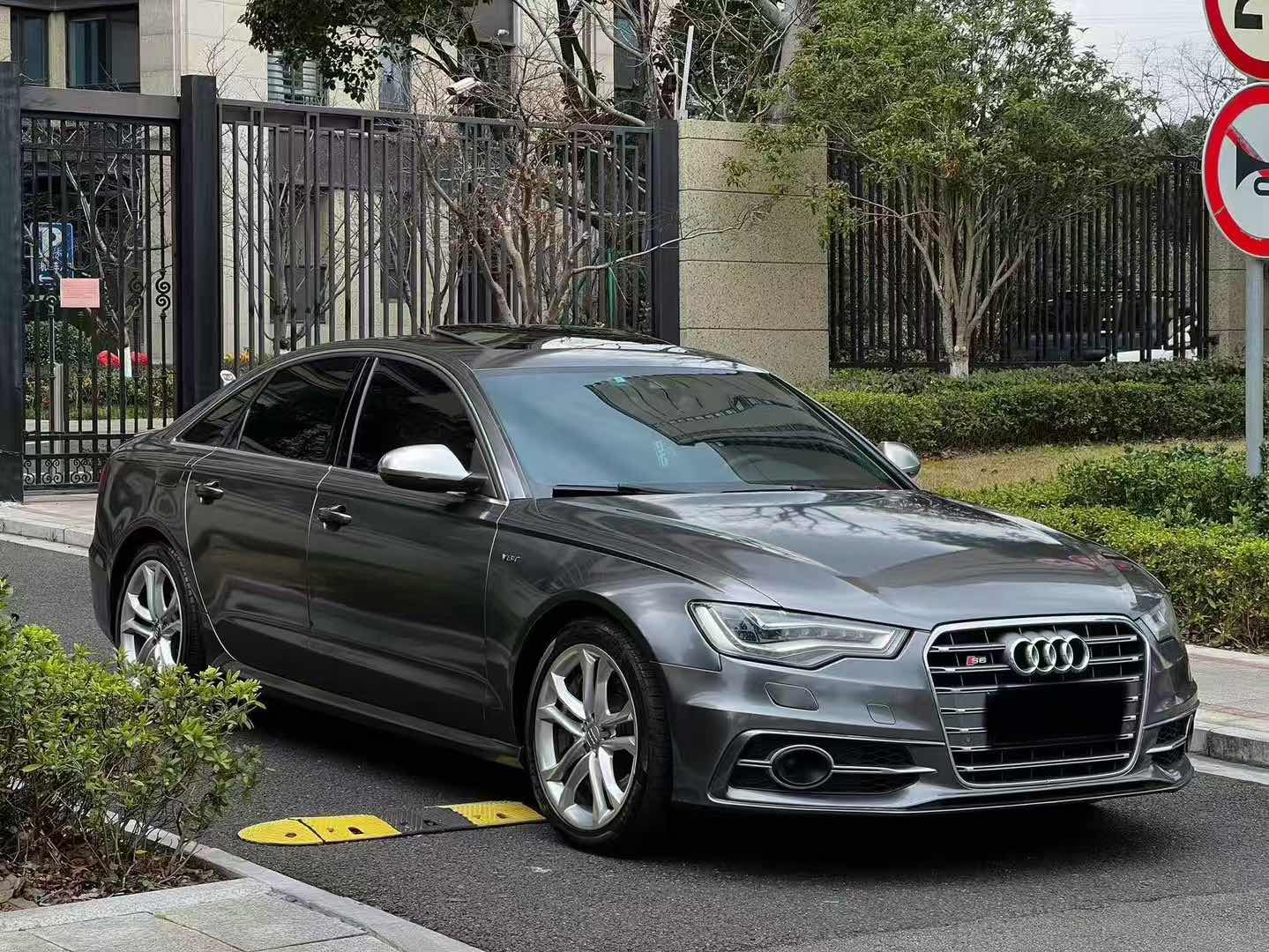 奥迪S6 [进口] 2013款 4.0T 自动价格0万 