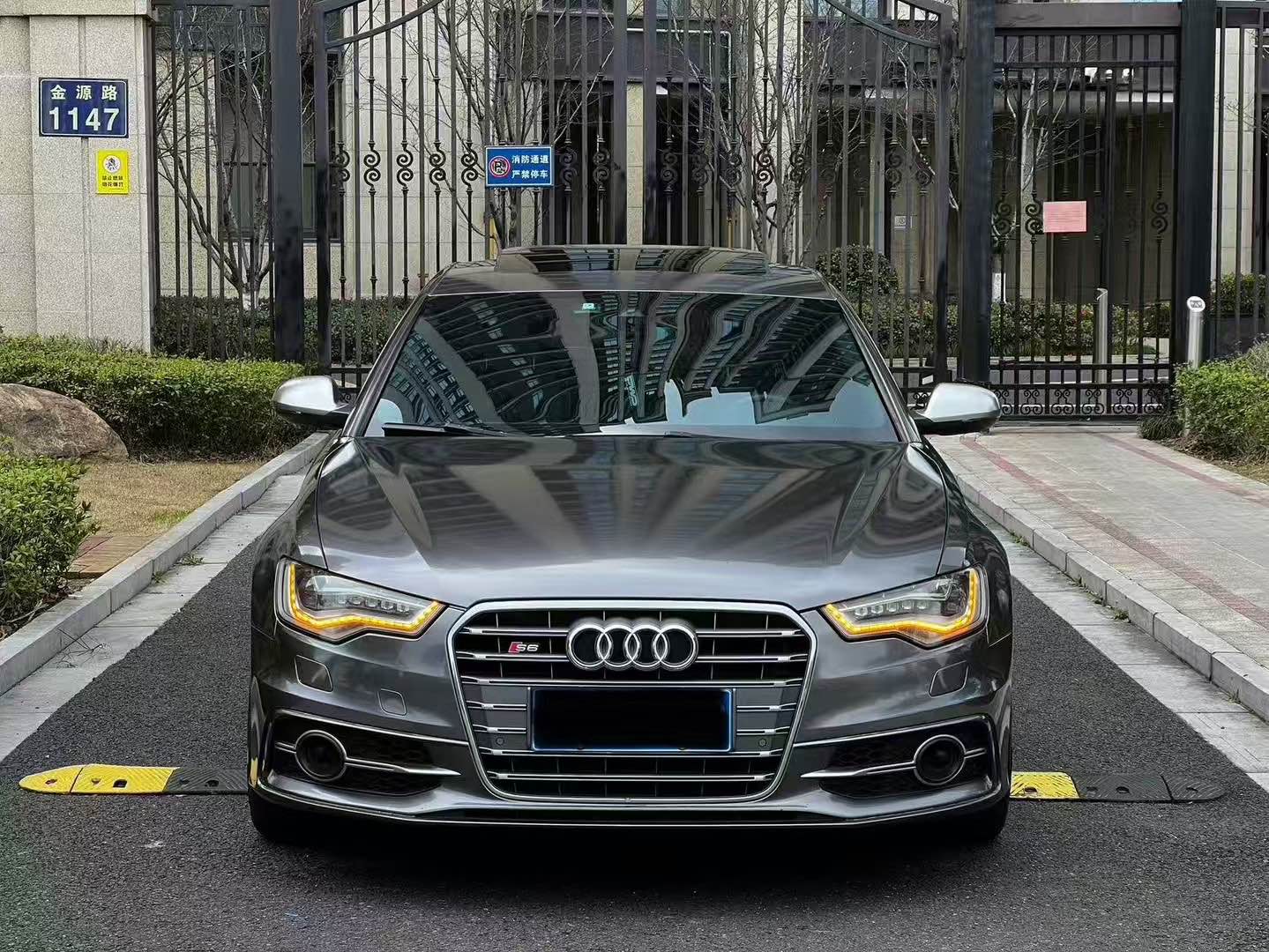 奥迪S6 [进口] 2013款 4.0T 自动价格0万 