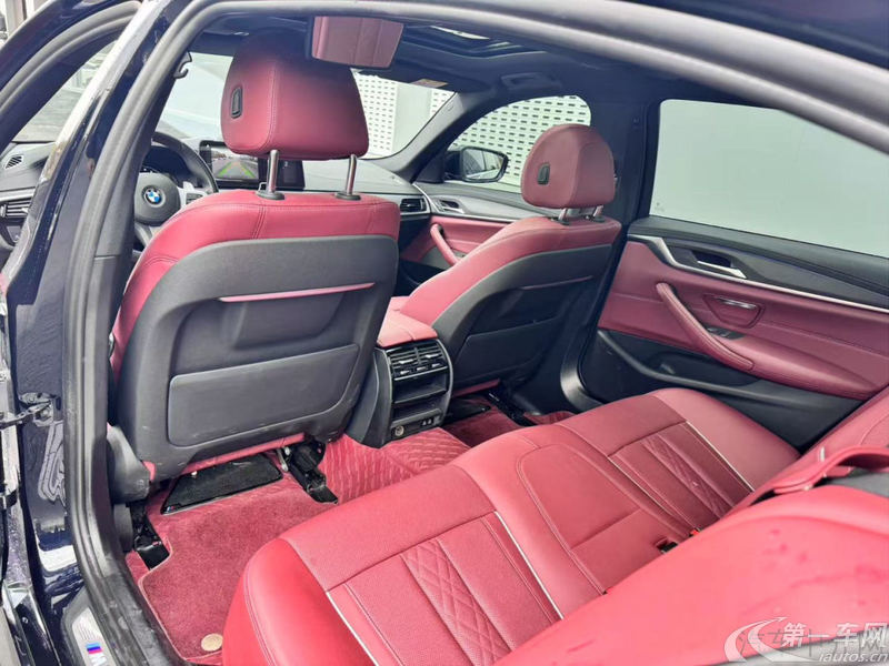 宝马5系 530Li 2022款 2.0T 自动 汽油 改款领先型M运动套装 (国Ⅵ) 