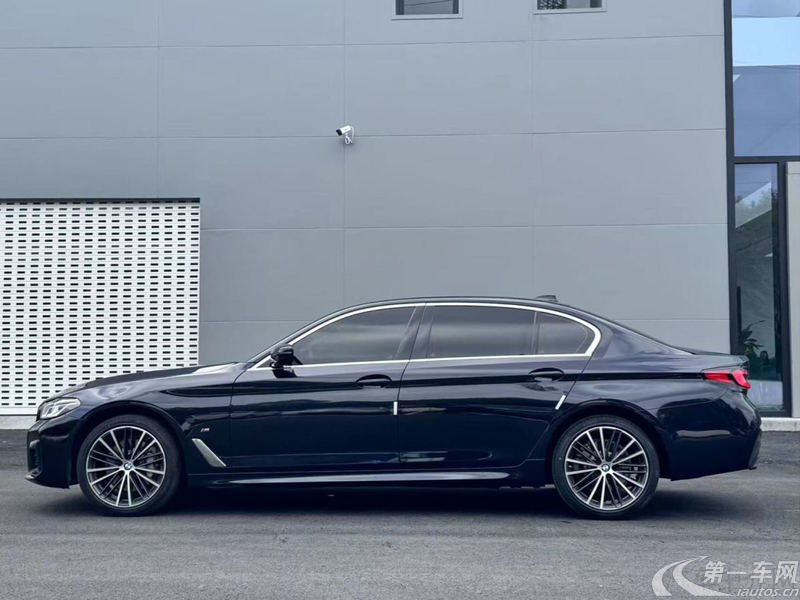 宝马5系 530Li 2022款 2.0T 自动 汽油 改款领先型M运动套装 (国Ⅵ) 