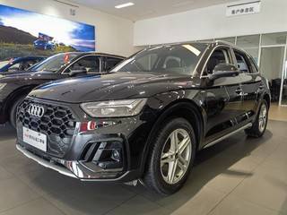 奥迪Q5L 40TFSI 2.0T 自动 时尚致雅型 