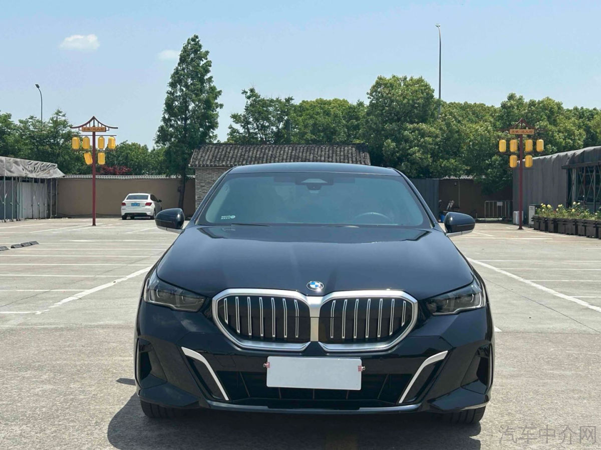 宝马5系 525Li 2024款 2.0T 自动 汽油 M运动套装 价格0万 
