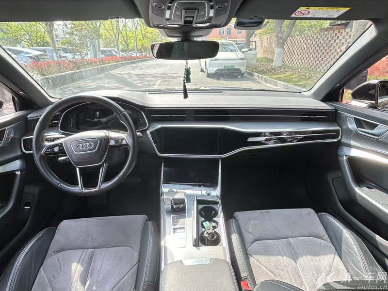 奥迪A6L 40TFSI 2023款 2.0T 自动 改款豪华动感型 (国Ⅵ) 