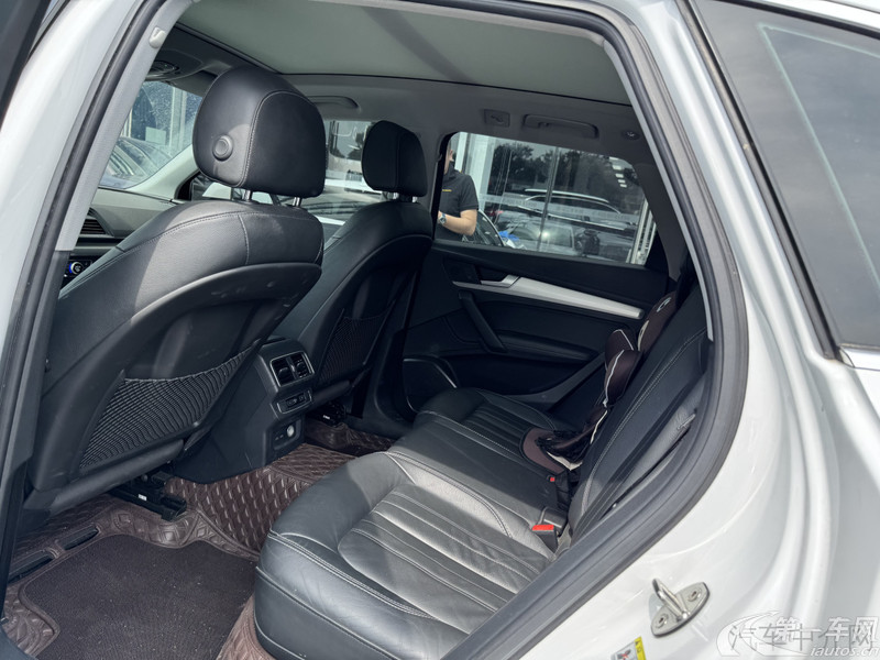 奥迪Q5L 40TFSI 2020款 2.0T 自动 改款荣享时尚型 (国Ⅵ) 