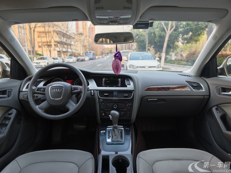 奥迪A4L 2012款 2.0T 自动 舒适型 (国Ⅳ) 