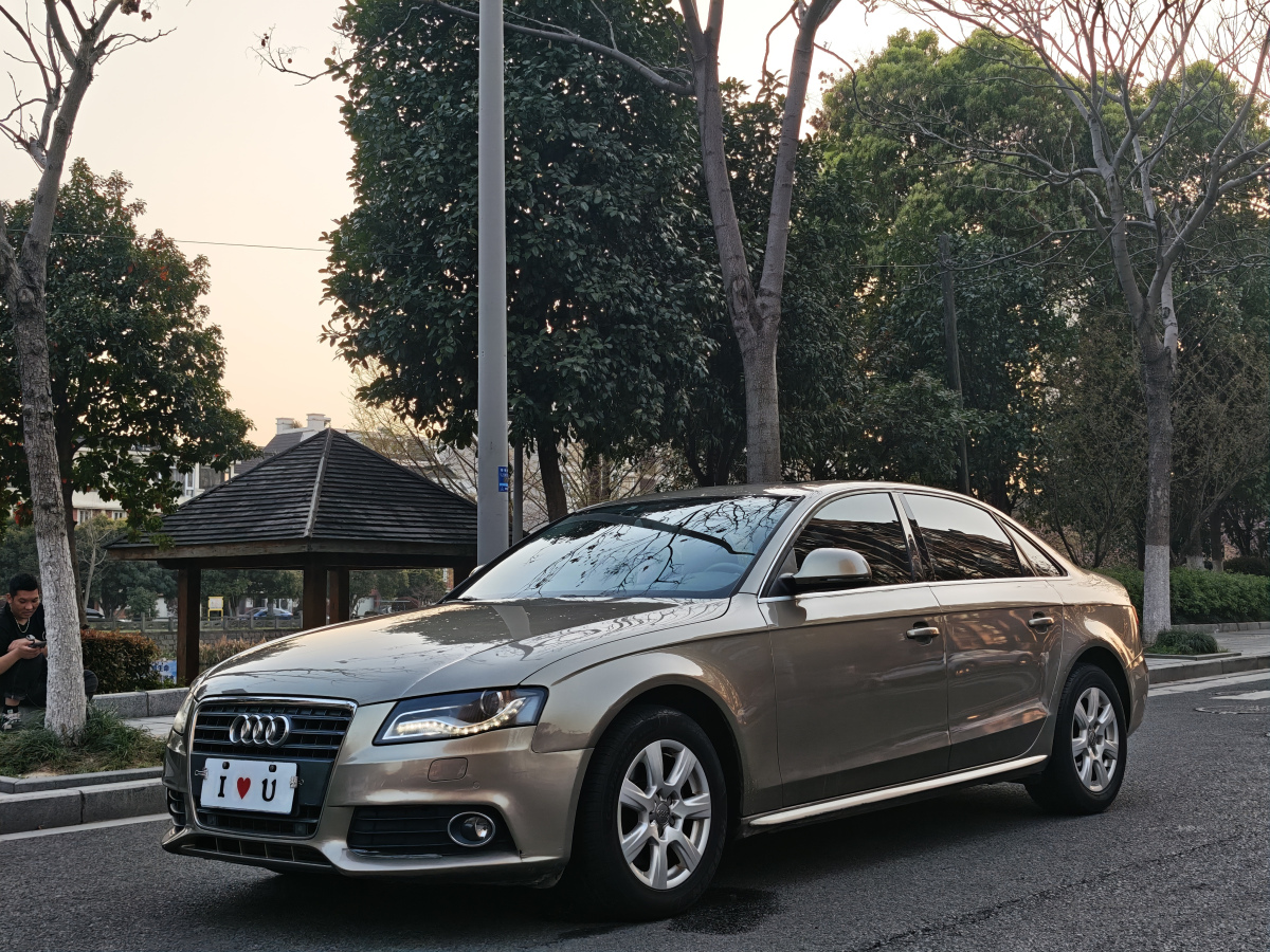 奥迪A4L 2012款 2.0T 自动 舒适型 价格0万