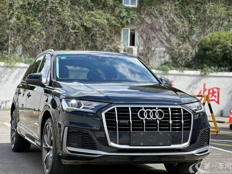奥迪Q7 55 [进口] 2022款 3.0T 自动 尊贵型quattro-S-line 