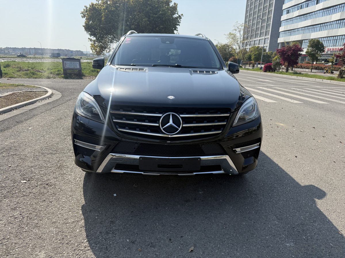 奔驰M级 ML320 [进口] 2014款 3.0T 自动 汽油 价格0万 