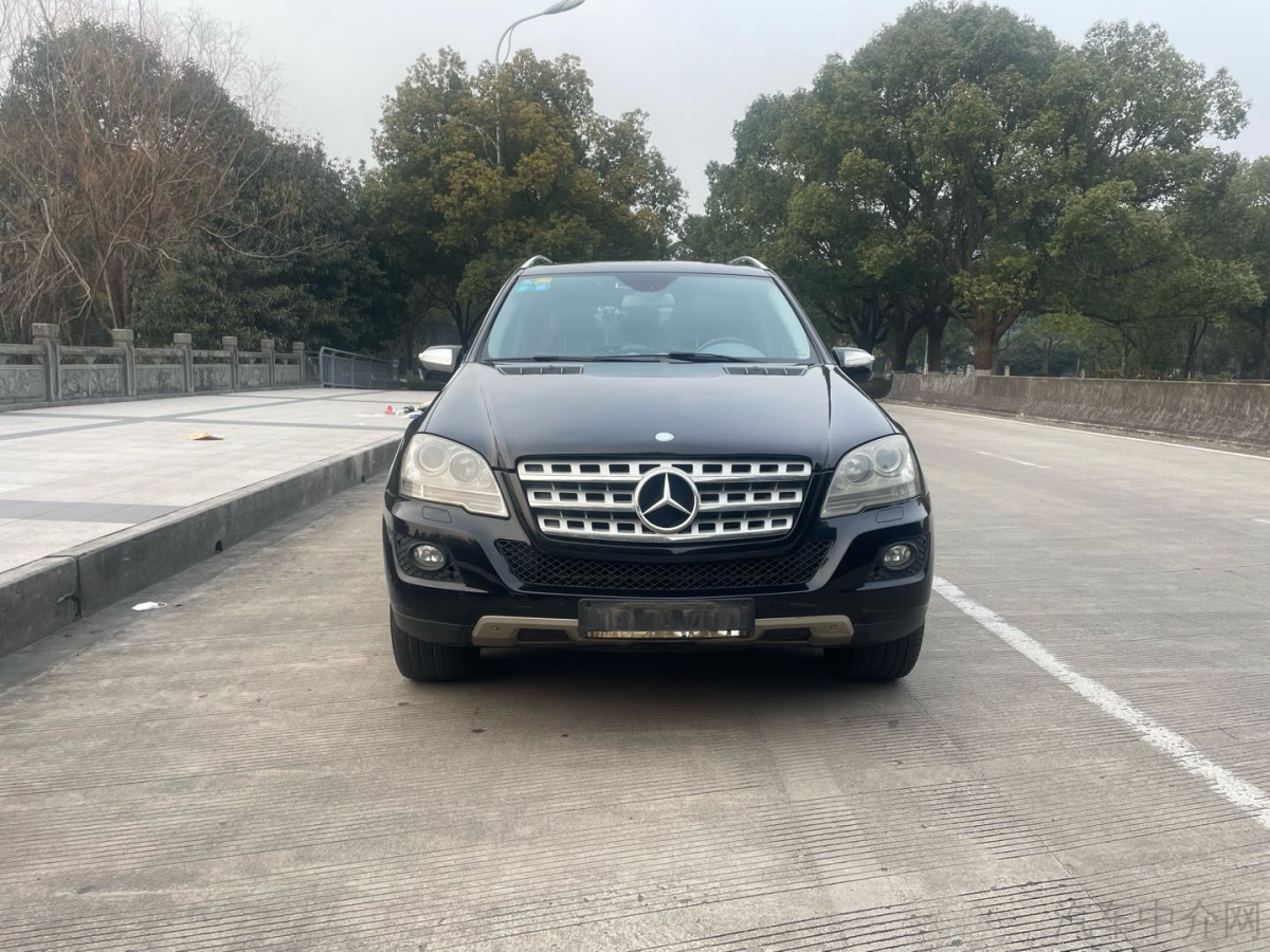 奔驰M级 ML350 [进口] 2010款 3.5L 自动 汽油 豪华型价格0万 