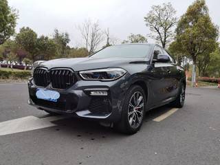 宝马X6 40i 