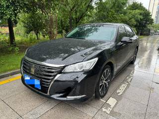 丰田皇冠 2.0T 