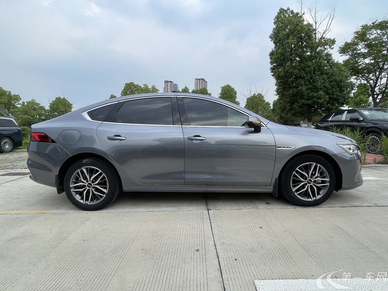 比亚迪秦PLUS 2021款 1.5L 自动 旗舰型 (国Ⅵ) 